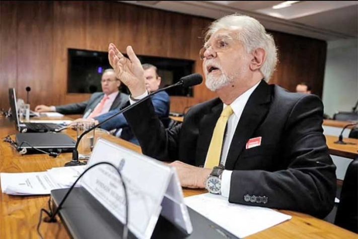 A trajetória do jornalista Domingos Meirelles