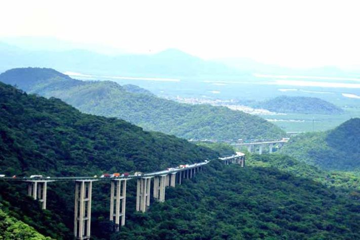 Rodovia dos Imigrantes (SP-160) rodovia do estado de São Paulo - Reprodução do Flickr Eduardo Maida