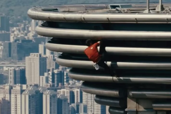 Alpinista Alex Honnold escala prédio Taipei 101 em evento ao vivo transmitido pela Netflix – Reprodução/Netflix