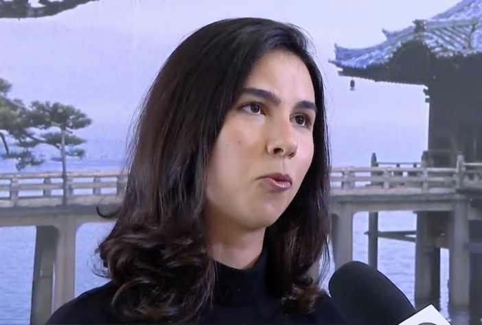 Elize Fleury, cantora brasileira bomba nas redes sociais ensinando a imitar divas pop – Reprodução/TV Globo