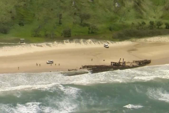 Jovem canadense de 19 anos é encontrada morta em suposto ataque de cães selvagens em praia da Austrália – Reprodução