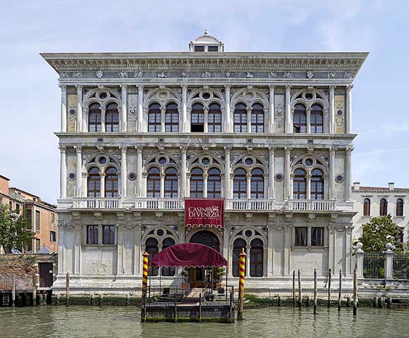 <p>Casino di Venezia (Veneza, na Itália) – O mais antigo cassino em atividade no mundo, inaugurado no século 17. Funciona em um palácio histórico às margens do Grande Canal.</p>
