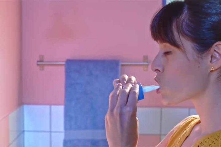 História da escova de dentes e os hábitos saudáveis da higiene bucal