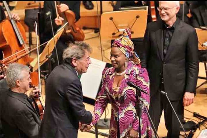 A trajetória do compositor Philip Glass