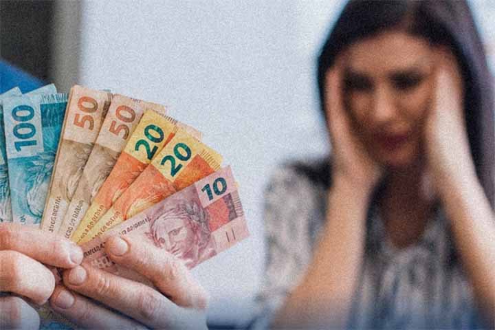 Plutofobia - Medo intenso relacionado à riqueza ou ao dinheiro, especialmente ao receio de se tornar rico. Em geral, está associada a crenças negativas sobre poder, responsabilidade ou mudanças que a riqueza pode provocar.
