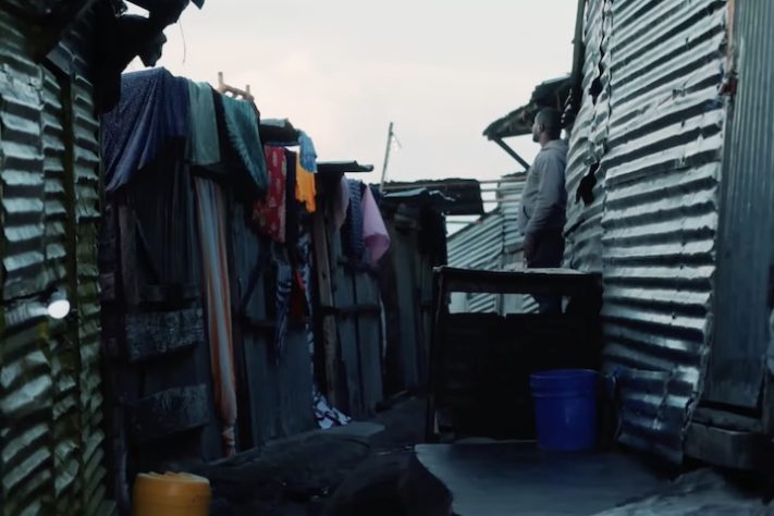 Ilha Migingo, situada entre o Quênia e Uganda, é um dos lugares mais densamente populosos do mundo – Reprodução/YouTube