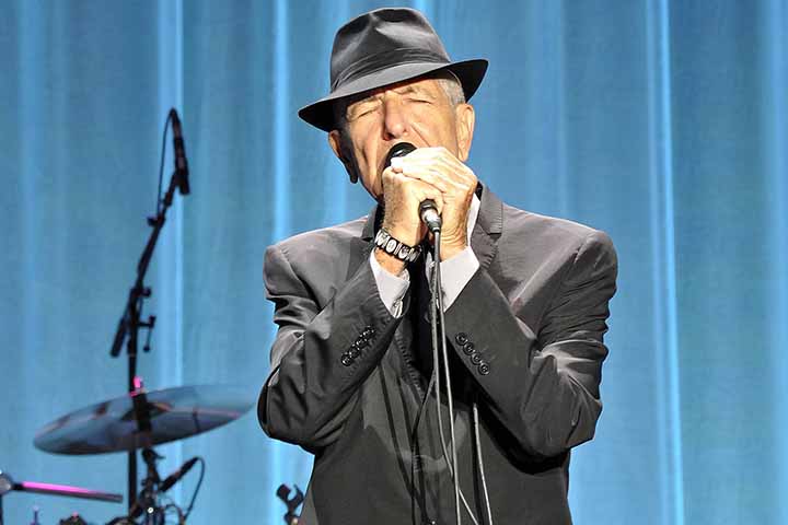 Leonard Cohen morreu aos 82 anos, poucos dias após o lançamento de “You Want It Darker”, disco que muitos interpretaram como um testamento artístico. 
