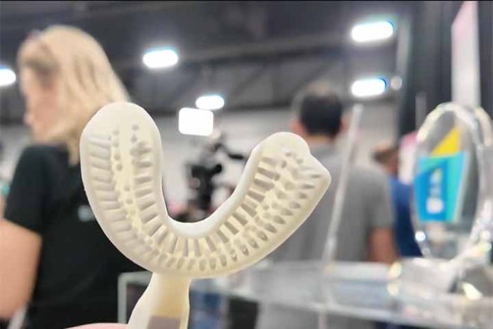 História da escova de dentes e os hábitos saudáveis da higiene bucal