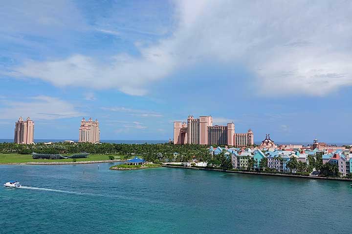 <p>Atlantis Paradise Island (Bahamas) – Integra cassino, resort e parque aquático. É um dos destinos mais procurados do Caribe.</p>
