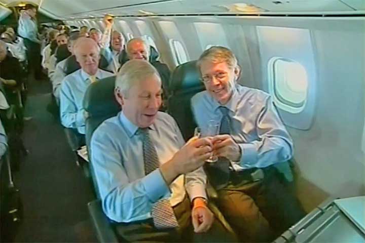 Contudo, o contexto global havia mudado drasticamente. Os atentados terroristas de 11 de setembro de 2001 reduziram significativamente a demanda por viagens aéreas internacionais de alto padrão, agravando ainda mais os desafios econômicos que a frota já enfrentava.
