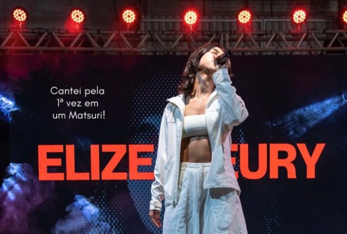 Elize Fleury, cantora brasileira vence The Voice japonês e recebe troféu – Reprodução Instagram @elizefleury