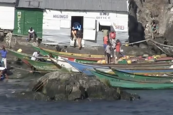 Ilha Migingo, situada entre o Quênia e Uganda, é um dos lugares mais densamente populosos do mundo – Reprodução/YouTube