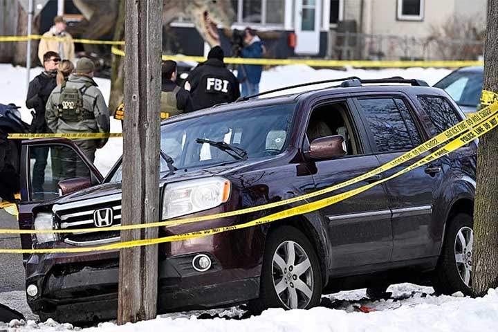 O governo reforÃ§ou a atuaÃ§Ã£o de agÃªncias como o ICE e a Patrulha de Fronteira, ampliando detenÃ§Ãµes, deportaÃ§Ãµes e operaÃ§Ãµes em Ã¡reas urbanas.
- ReproduÃ§Ã£o do Youtube Canal FOX