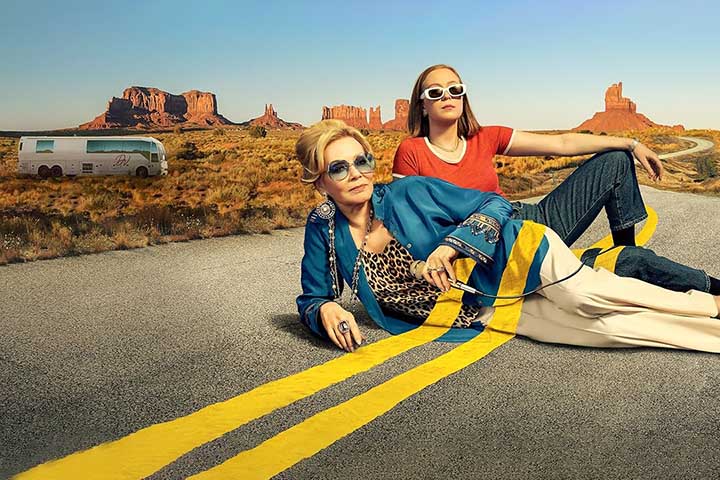 Ao longo das quatro temporadas de “Hacks”, Jean Smart soma quatro estatuetas do Emmy, três Globos de Ouro, três Critics Choice Awards e três prêmios do sindicato dos atores, atualmente chamados de The Actor Awards, antiga denominação do SAG Awards. 
