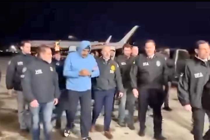 Dois dias depois, ambos compareceram pela primeira vez a um tribunal em Nova York, onde se declararam inocentes das acusações de tráfico de drogas e porte de armas. Na audiência, Maduro afirmou que continua sendo o presidente legítimo do país. 
