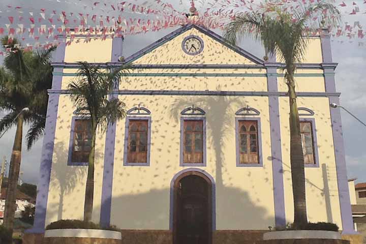 O aspecto religioso é um dos pilares da identidade de Lagoinha, sendo a cidade famosa por abrigar a Igreja Matriz de Nossa Senhora da Conceição, construída em 1863. 