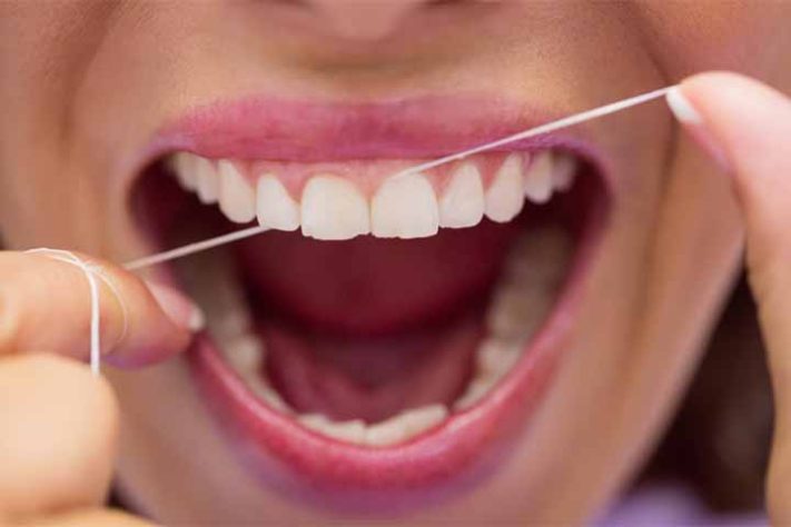 História da escova de dentes e os hábitos saudáveis da higiene bucal