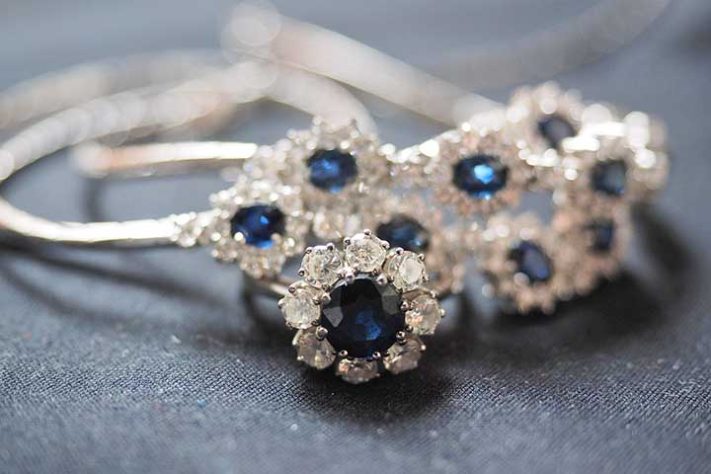 Safira azul - Safira estrela púrpura de 3.563 quilates (Estrela da Terra Pura), é encontrada no Sri Lanka - Image by Hans from Pixabay