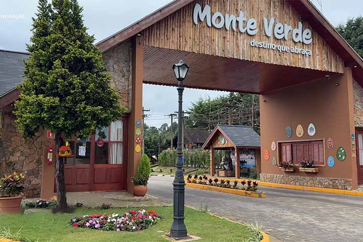 A partir dessa ocupação inicial, a região passou lentamente de área rural isolada a destino turístico estruturado, especialmente a partir da segunda metade do século passado. 