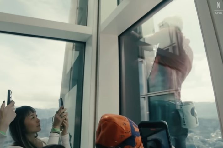 Alpinista Alex Honnold escala prédio Taipei 101 em evento ao vivo transmitido pela Netflix – Reprodução/Netflix