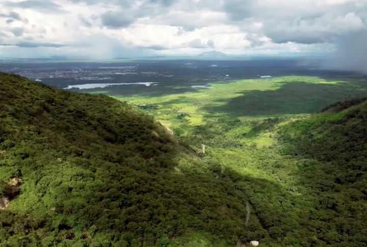Contudo, além de não haver estudos públicos sobre impacto ambiental, não há informações sobre quais órgãos seriam responsáveis pelo licenciamento. 