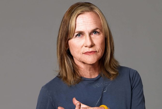 Amy Madigan: saiba quem é a atriz de ‘A Hora do Mal’ que venceu Ariana Grande no Critics Choice