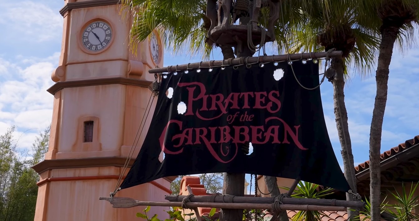 Produzidos pela Walt Disney Pictures, os filmes foram inspirados na atração temática “Pirates of the Caribbean”, inaugurada em 1967 nos parques da Disney. O projeto cinematográfico foi anunciado no início dos anos 2000 com o objetivo de adaptar o universo da atração para o cinema comercial.
