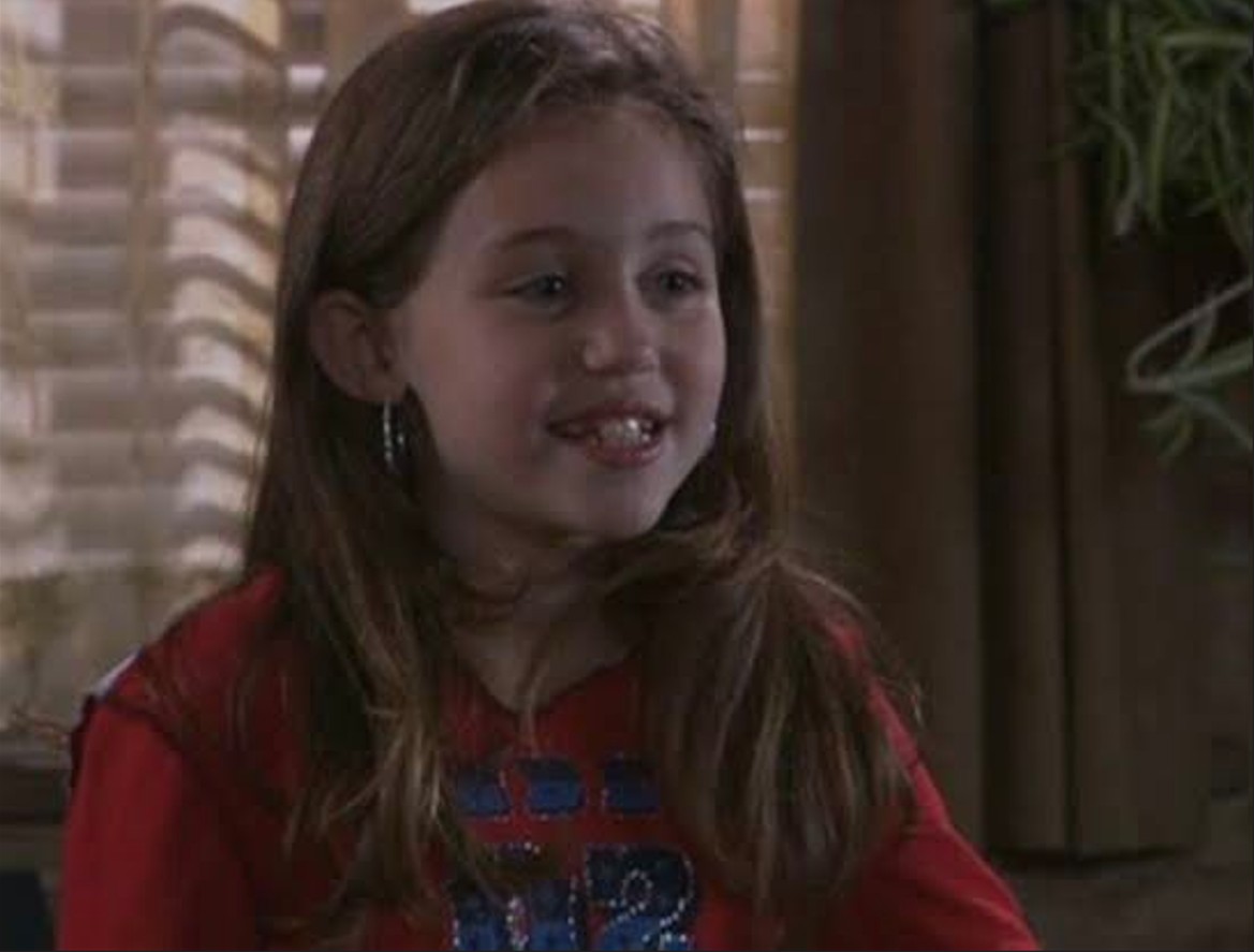 Desde cedo, demonstrou interesse por atuação e música. Atuou na série “Doc”, estrelada por seu pai, e no filme “Peixe Grande e Suas Histórias Maravilhosas”, de 2003, dirigido por Tim Burton, dando os primeiros passos na indústria do entretenimento.
