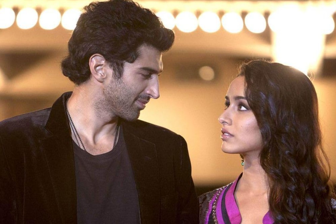 O reconhecimento nacional e a consolidação ocorreram em 2013 com “Tum Hi Ho”, da trilha sonora de “Aashiqui 2”, versão indiana do filme “Nasce Uma Estrela”. A canção foi o principal destaque do longa e rendeu a Arijit Singh seu primeiro Filmfare Award de Melhor Cantor Masculino.
