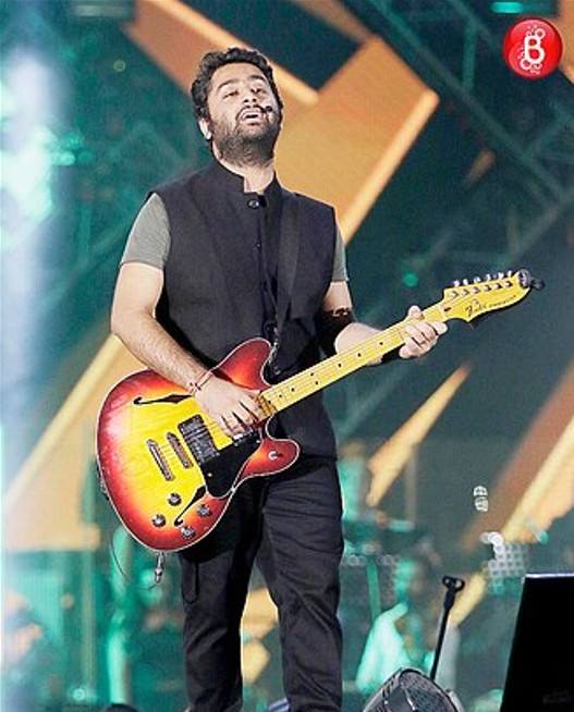 O cantor também se consolidou como o artista mais seguido da plataforma, com mais de 164 milhões de seguidores, superando nomes como Taylor Swift, Ed Sheeran e Billie Eilish. A seguir, conheça a trajetória de um dos artistas mais importantes da música indiana contemporânea.
