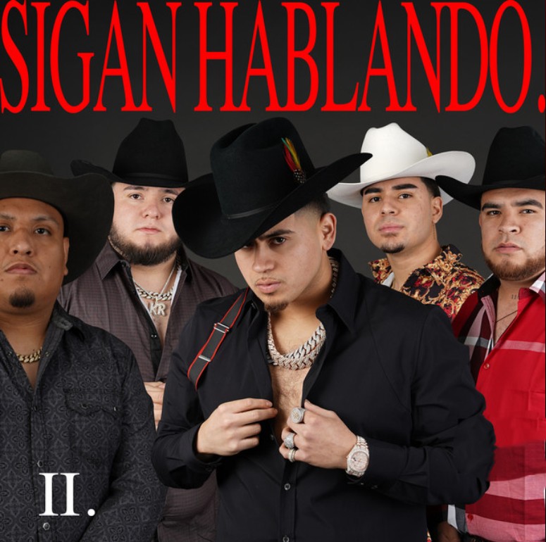 Entre 2020 e 2022, Fuerza Regida lançou uma sequência de álbuns que consolidou sua presença comercial, incluindo “Adicto”, “Otro Pedo, Otro Mundo”, “Del Barrio Hasta Aquí, Vol. 2”, “Pa Que Hablen” e “Sigan Hablando”. Nesse período, o grupo realizou colaborações com artistas como Los Tigres del Norte, Ana Bárbara, Natanael Cano, Edgardo Núñez e Grupo Frontera.
