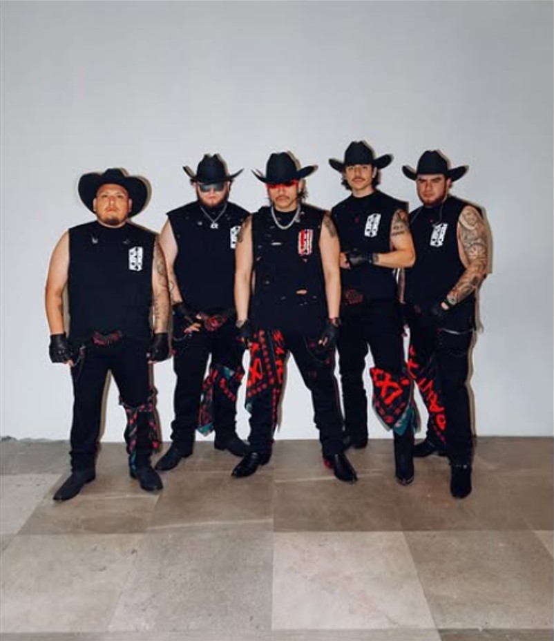 Em 2025, o grupo também figurou entre os 10 artistas mais ouvidos do mundo no Spotify, na décima colocação no ranking global. 
