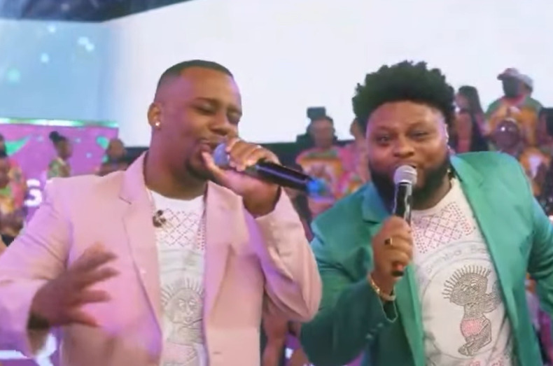 <p>Dodô Ananias e Rafael Tinguinha — Em conclusão à primeira noite de desfiles, a Faculdade do Samba Barroca presta tributo a Oxum, divindade das águas doces, associada à fertilidade, ao amor e à beleza, com o enredo “Oro Mi Maió Oxum”.</p>
