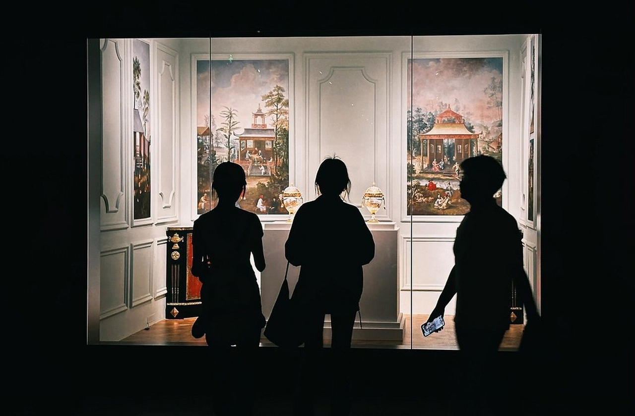 <p>Em 1987, a Cidade Proibida foi reconhecida como Patrimônio Mundial da UNESCO, o que garantiu preservação e valorização. Hoje, o local abriga o Museu do Palácio, aberto ao público. Visitantes percorrem seus corredores todos os anos, aprendendo sobre a história imperial.</p>
