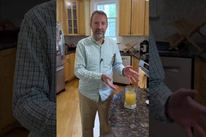 Cientista cria cerveja que funciona como vacina e gera debate ético - Reprodução