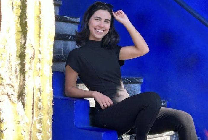 Elize Fleury, cantora brasileira vence The Voice japonês e recebe troféu – Reprodução Instagram @elizefleury