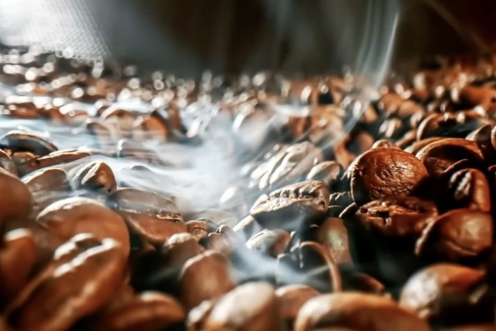 Grãos de café - Reprodução/YouTube