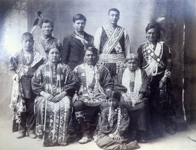 <p>“Por gerações, o povo Ho-Chunk honrou este local por meio de cerimônias de lembrança”, disse a arqueóloga estadual Amy Rosebrough.</p>
