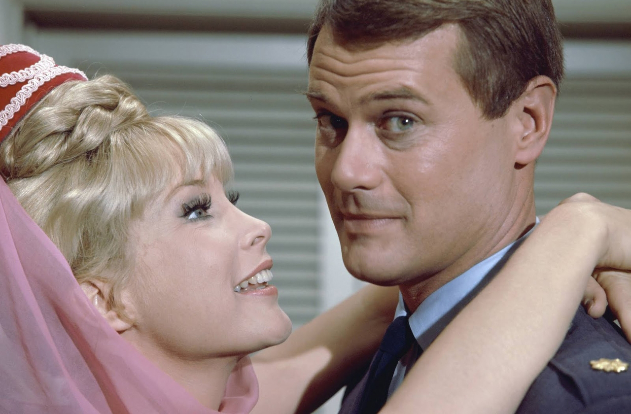 A série de fantasia  'Jeannie é um Gênio', lançada originalmente nos Estados Unidos em setembro de 1965 pela rede NBC, conquistou gerações com seu jeito cômico. Hoje, o clássico pode ser visto em streaming, no catálogo da Sony no Prime Video, mantendo viva sua magia e curiosidades que marcaram época.
 -  (crédito: reprodução)