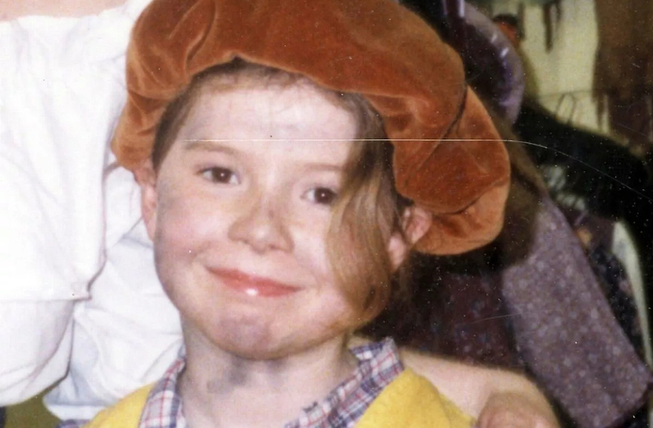 Jessie Noelle Buckley nasceu em 28 de dezembro de 1989, em Killarney, Irlanda. Desde cedo, mostrou interesse por música e artes cênicas, influenciada pelo ambiente cultural familiar. Sua formação inicial incluiu estudos na Royal Irish Academy of Music, o que lhe deu base sólida fundamental para a versatilidade como atriz e cantora.