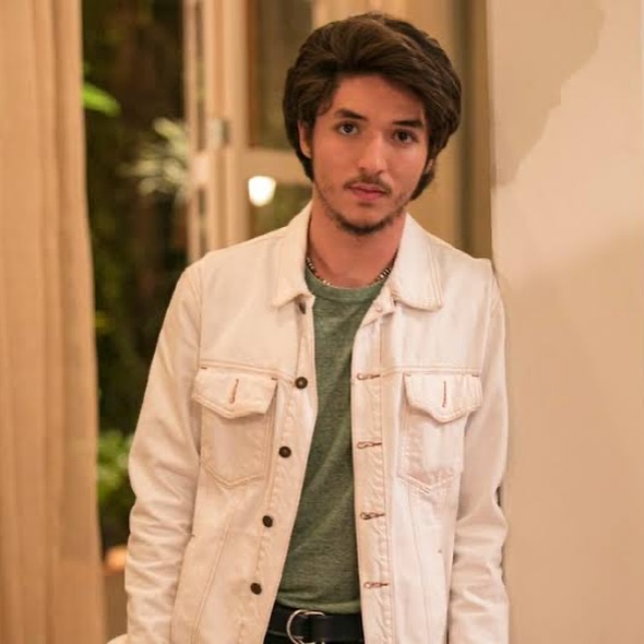 Em seguida, ele participou das novelas “A Lei do Amor”, como Hércules Leitão (jovem), e “Rock Story”, onde viveu Tom.
