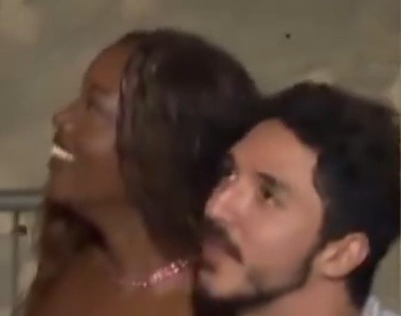 Iza e João Vitor Silva passam o Réveillon juntos no Rio de Janeiro