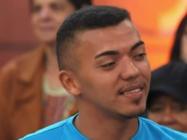 <p>Criado na zona rural e de origem humilde, Leandro contou que a família sobrevivia de trabalhos simples e que os valores morais são prioridade. Ao perceber o depósito, após contato do empresário que cometeu o erro, o jovem devolveu a quantia.</p>
