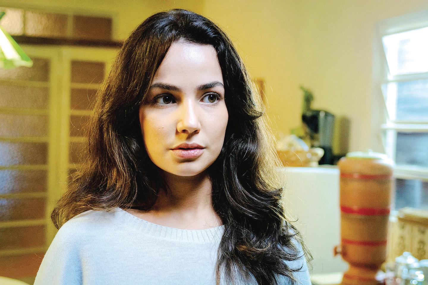 Em 2024, interpretou a protagonista Ana Paula na série do Globoplay “Dr4g0n”, ambientada no universo dos e-sports. Na trama, a personagem é a irmã mais velha de Daniel, um jovem jogador promissor de games competitivos, e estudante de administração que passa a assumir papel central na organização da carreira do irmão após a família enfrentar dificuldades financeiras.
