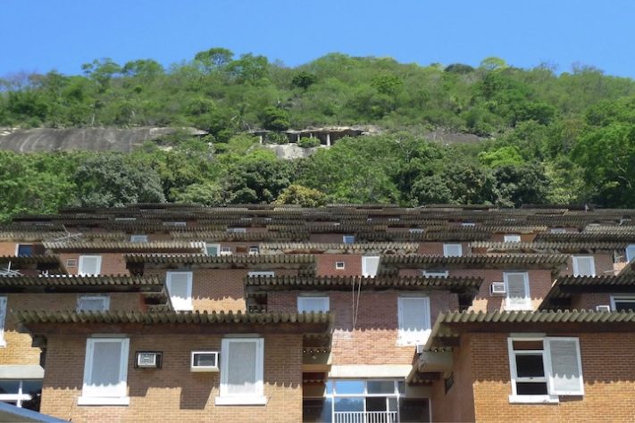 Parque Maria Cândida Pareto, condomínio de luxo com estética de favela chama a atenção no Rio de Janeiro – Reprodução/Facebook