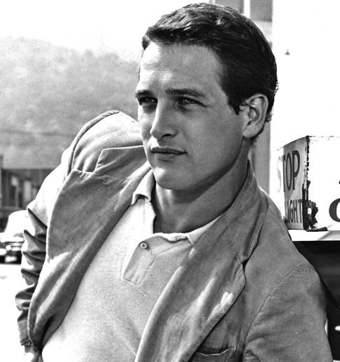 <p>Na Segunda Guerra Mundial, Newman serviu como operador de rádio e artilheiro de cauda em bombardeiros torpedeiros.</p>
