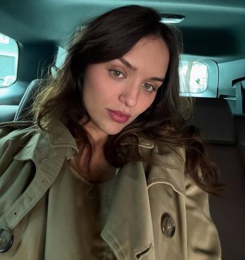 <p>Também apoia iniciativas culturais e ambientais no Brasil e doou integralmente o prêmio recebido no “Big Brother Brasil 20” a uma organização de assistência social durante a pandemia.</p>
