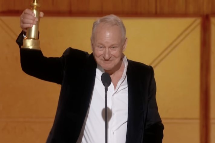 Stellan Skarsgård no Globo de Ouro 2026 – Reprodução