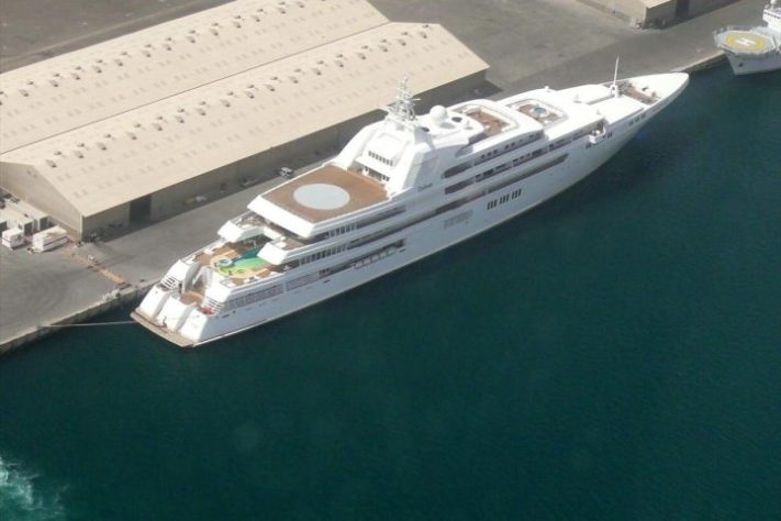 Iate Dubai, Os 10 maiores iates do mundo – Wikimedia Commons/Imre Solt
