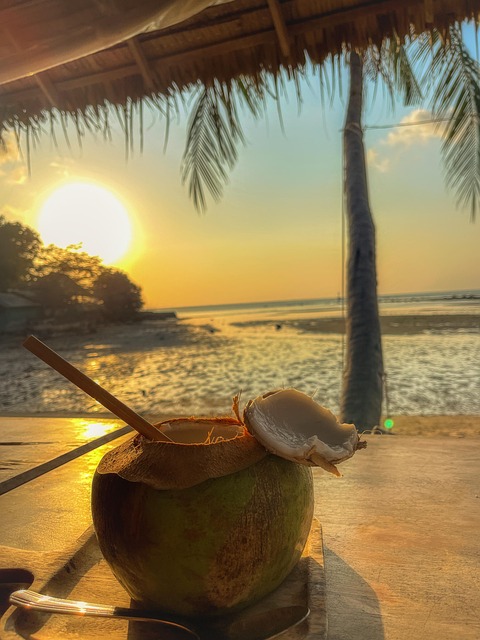 <p>Do ponto de vista da hidratação, ela cumpre bem o papel. Contém água em abundância e minerais que auxiliam o equilíbrio do organismo.</p>
